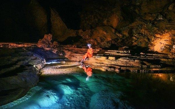 逃离金色的沙漠